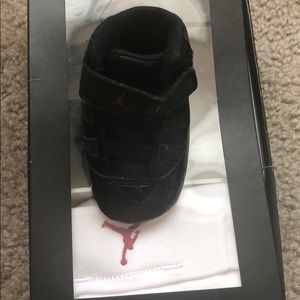 Good condition wore once  infant hat brand new